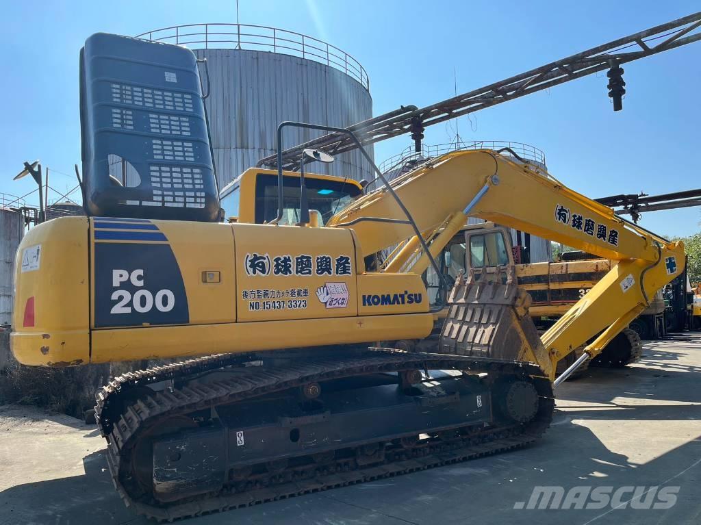 Komatsu PC 200-8N1 حفارات زحافة