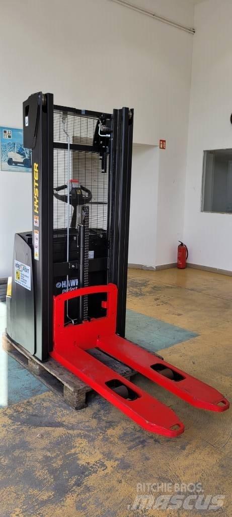 Hyster S 1.0 معدات التكديس الجوالة