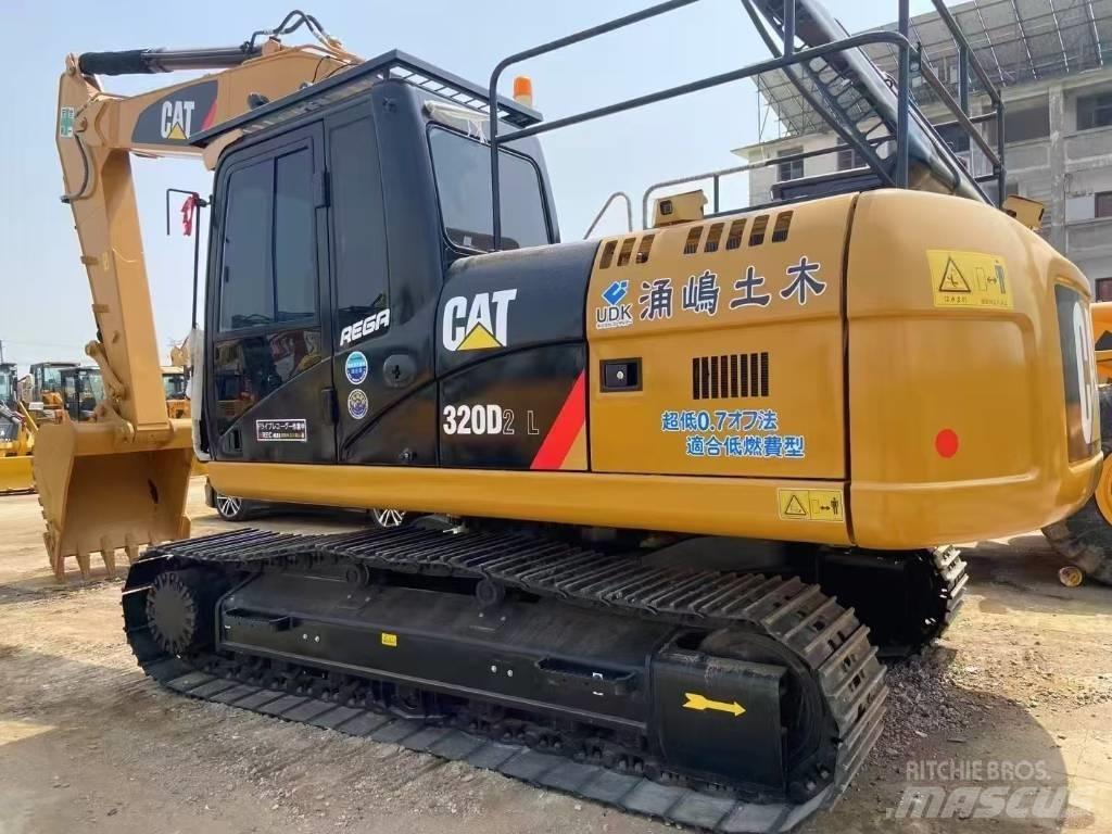 CAT 320D2L حفارات زحافة