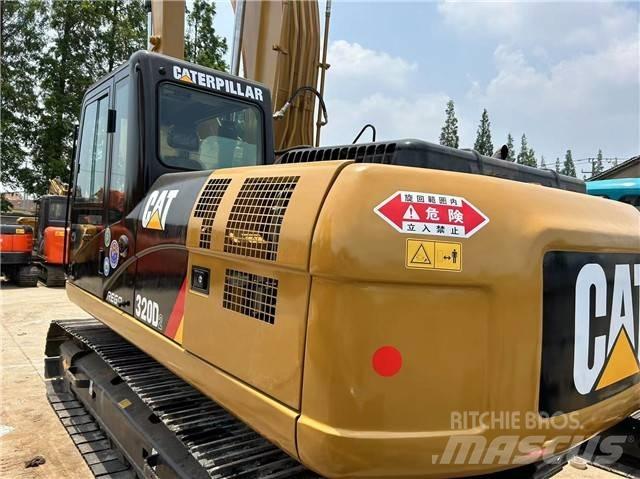 CAT 320 D حفارات زحافة