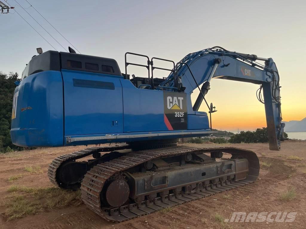 CAT 352 F XE حفارات زحافة