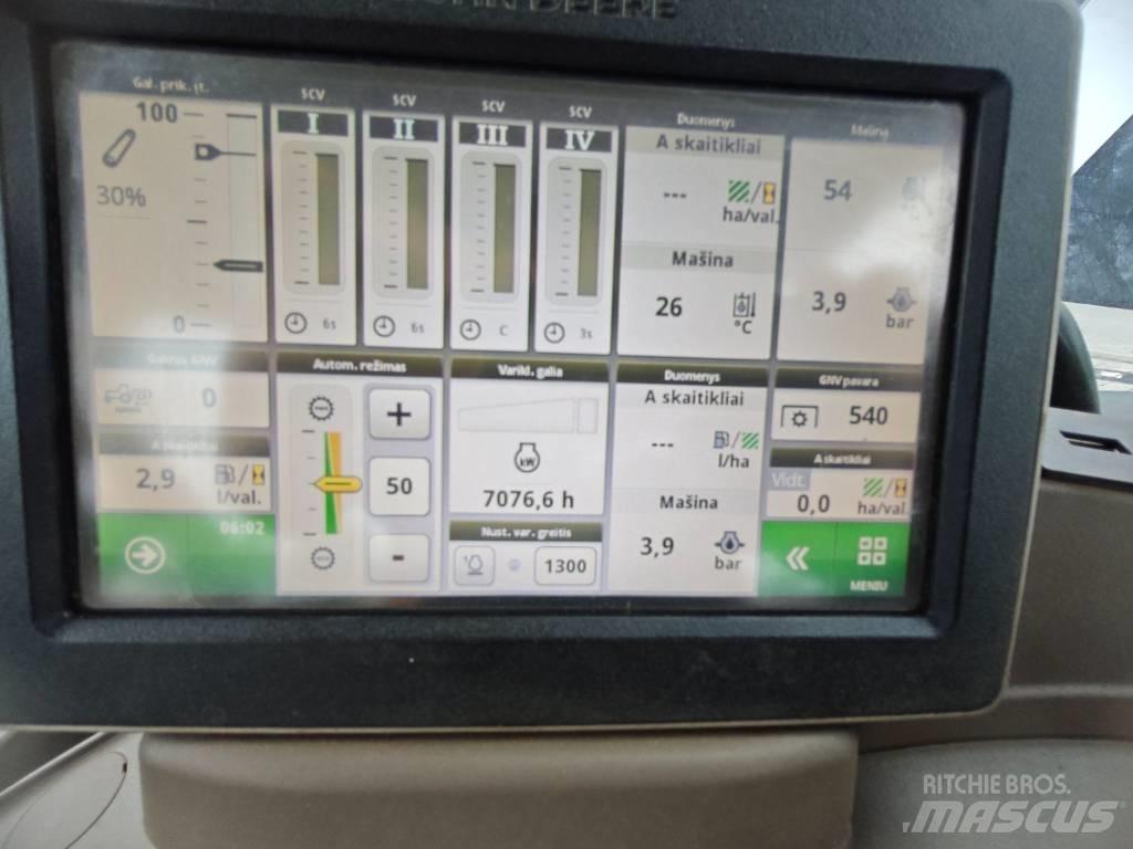 John Deere 6215 R الجرارات