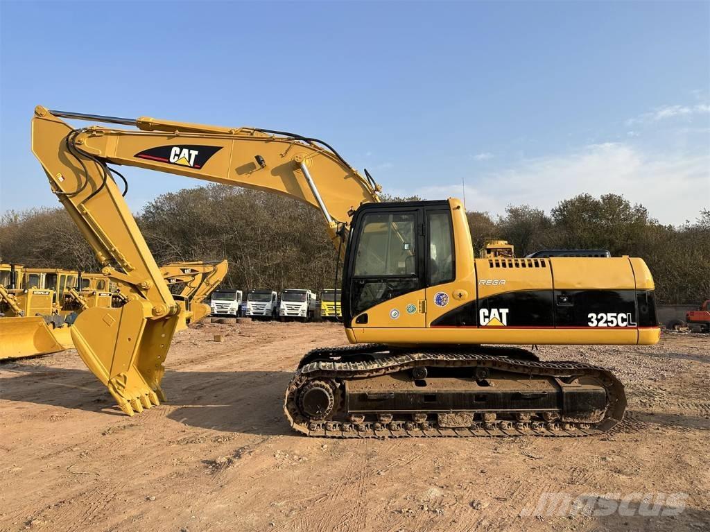 CAT 325C حفارات زحافة