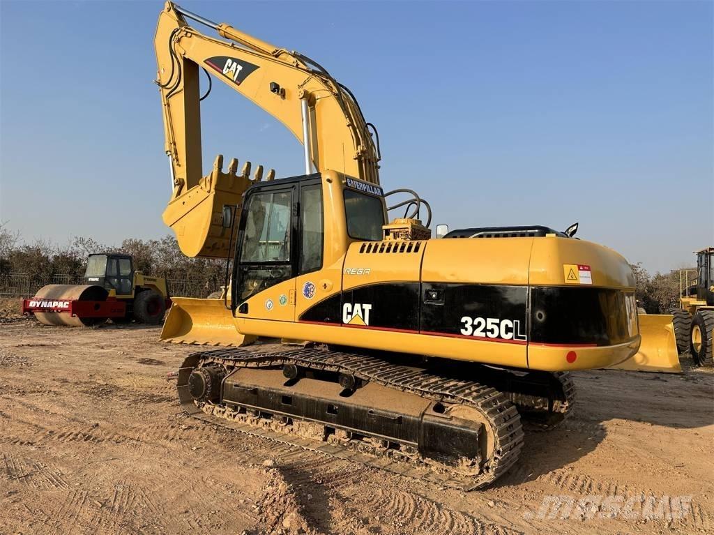 CAT 325C حفارات زحافة