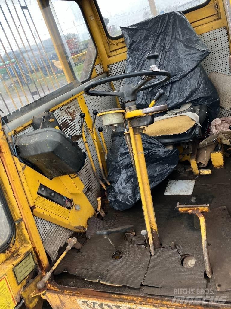 Volvo BM 641 لوادر وحفارات أمامية