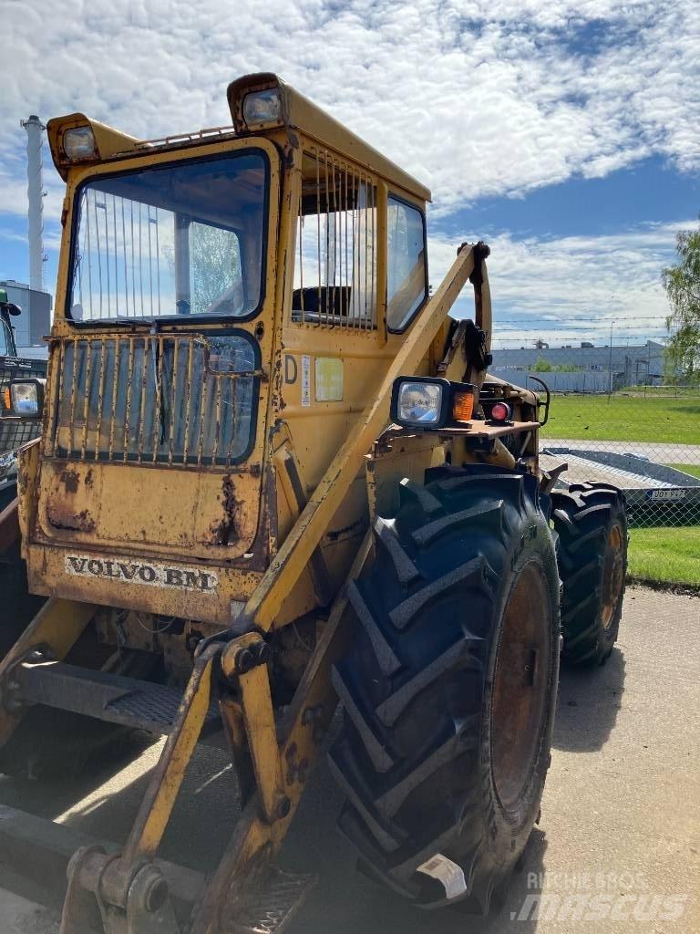 Volvo BM 641 لوادر وحفارات أمامية