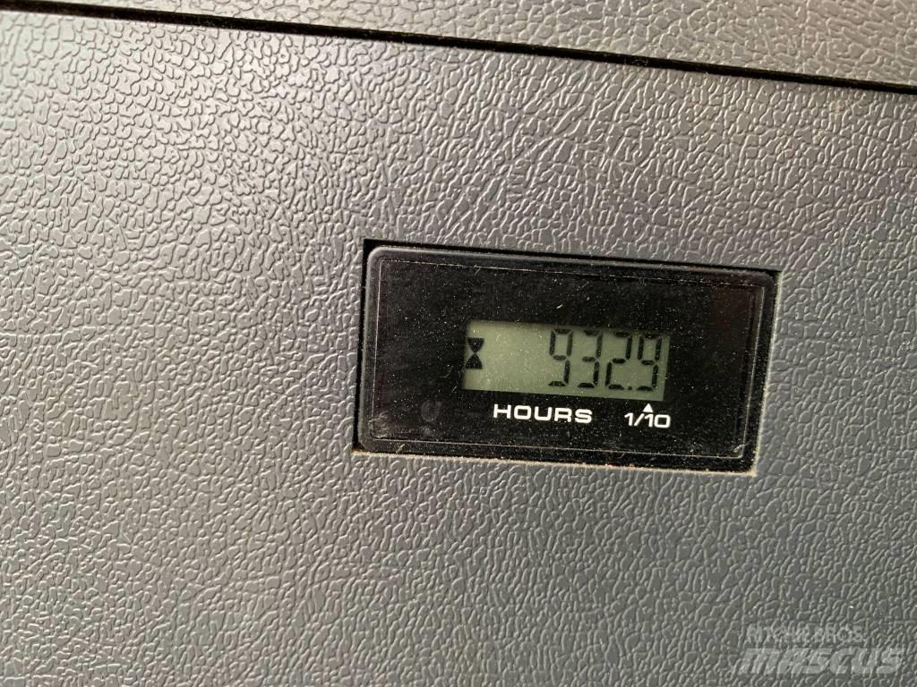 Hyundai HX 220 L حفارات زحافة