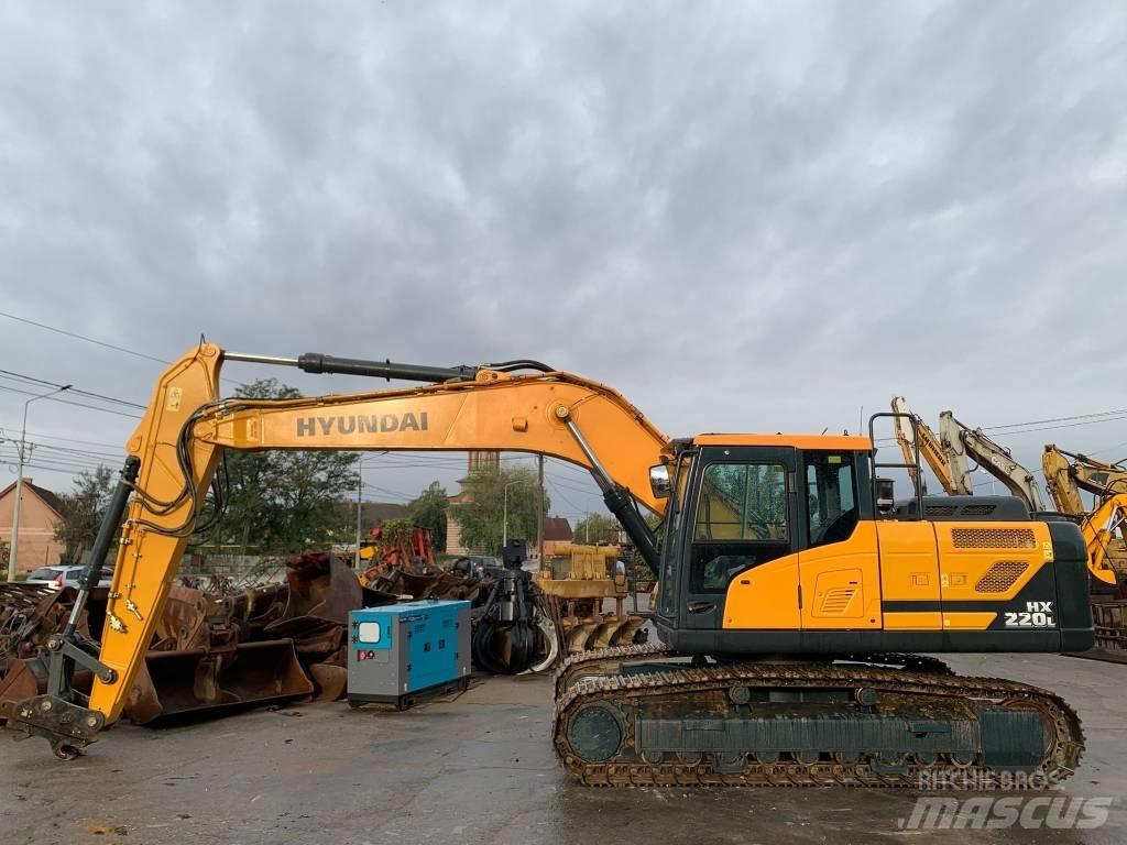 Hyundai HX 220 L حفارات زحافة