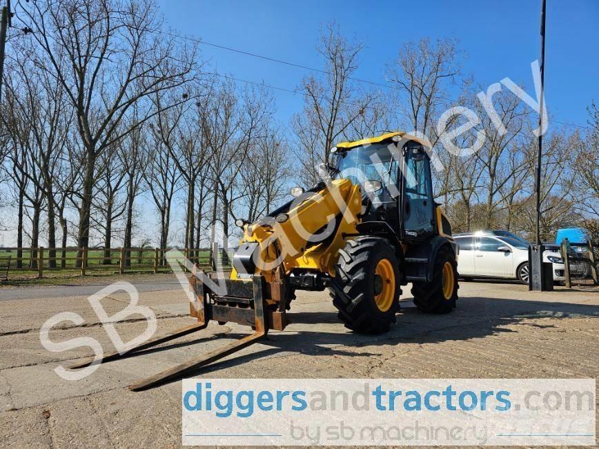 JCB TM 220 لوادر بعجل