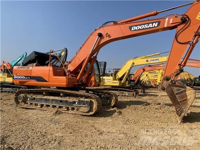 Doosan DH 300 حفارات زحافة