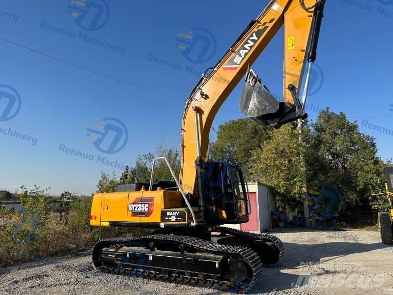 Sany SY 235 C حفارات زحافة
