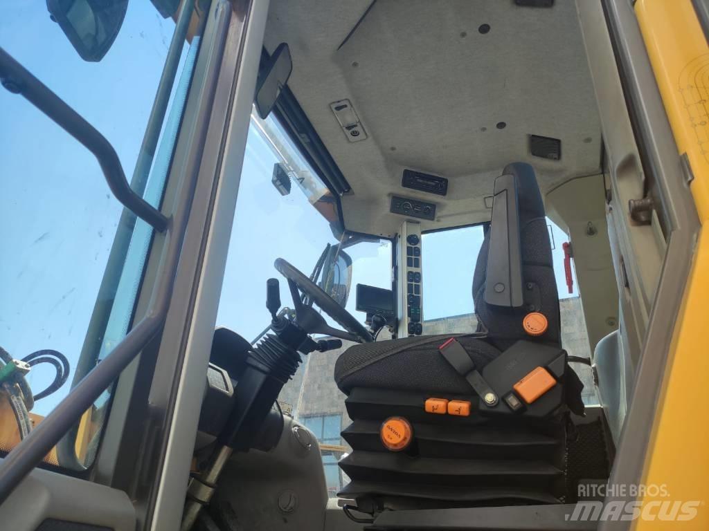 Volvo L 60 F لوادر بعجل
