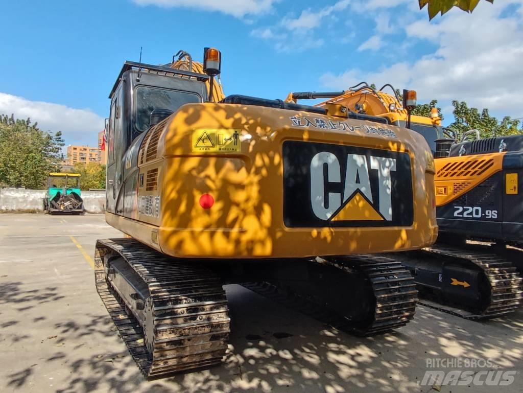 CAT 320D2 حفارات زحافة