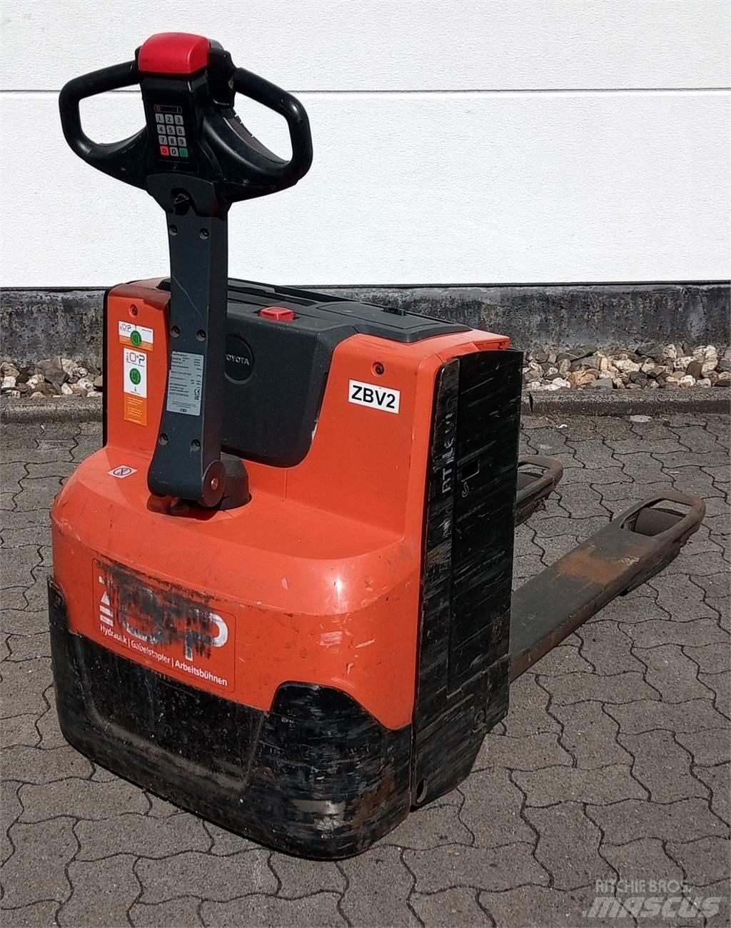 Toyota LWE 160 معدات الرفع منخفض المستوى