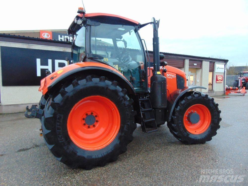 Kubota M 7151 الجرارات