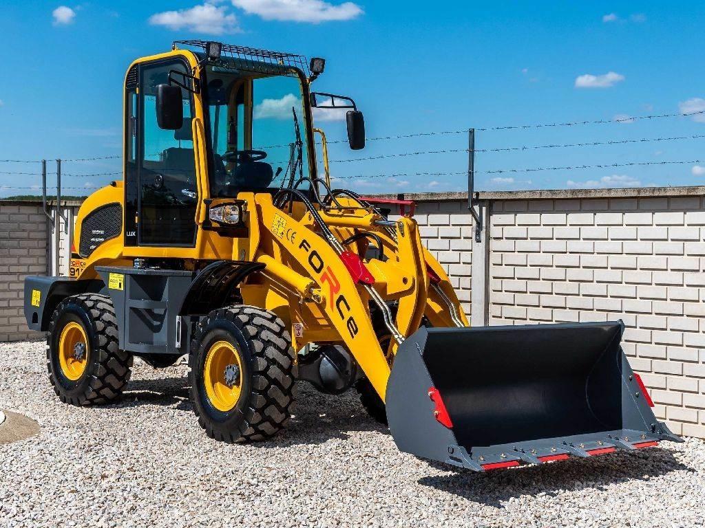 Force 915 lux لوادر بذراع مفصلي