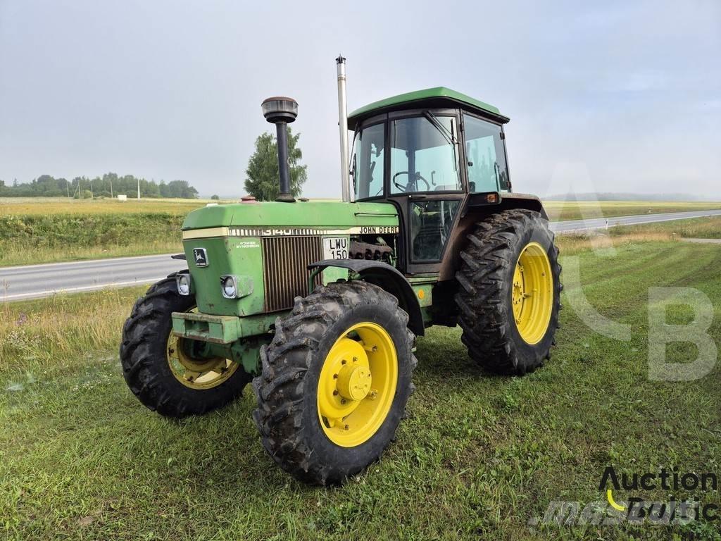John Deere MFWD الجرارات