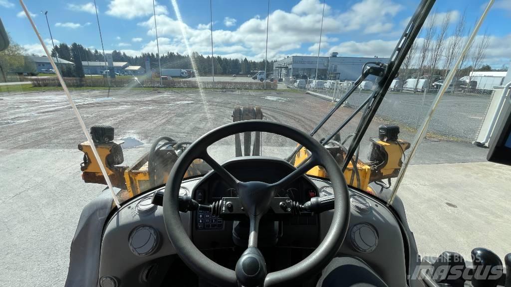 Volvo L 120 G لوادر بعجل