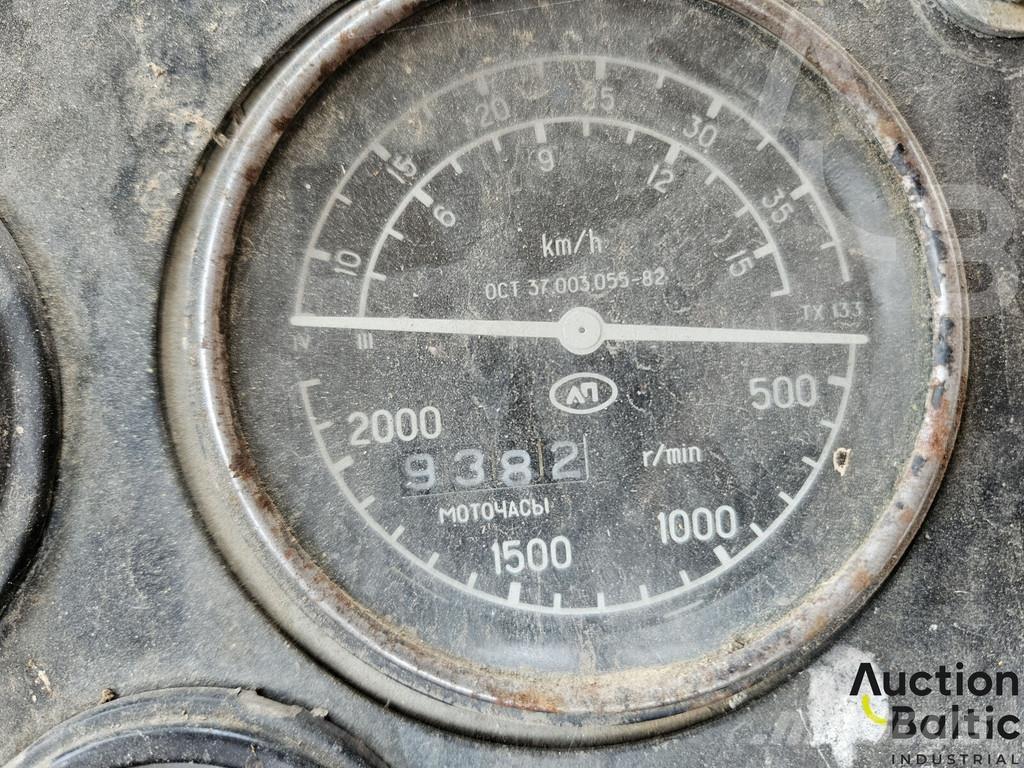  Kirovec K-701 الجرارات