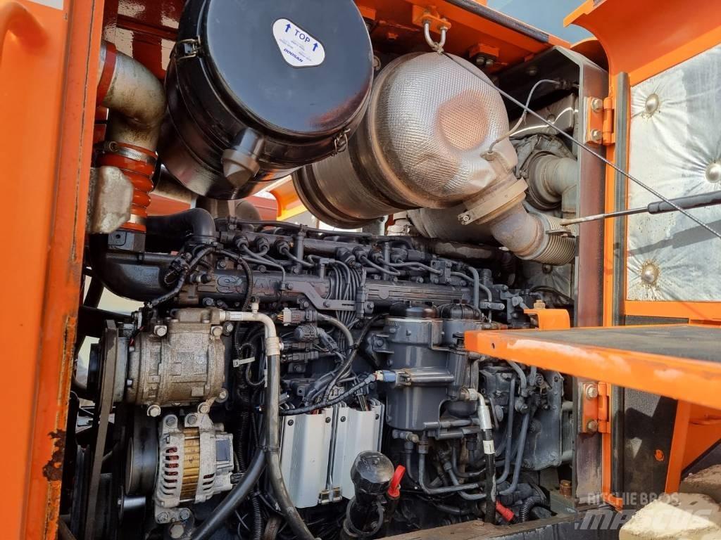 Doosan DL 300-5 لوادر بعجل