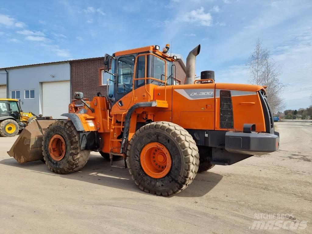 Doosan DL 300-5 لوادر بعجل