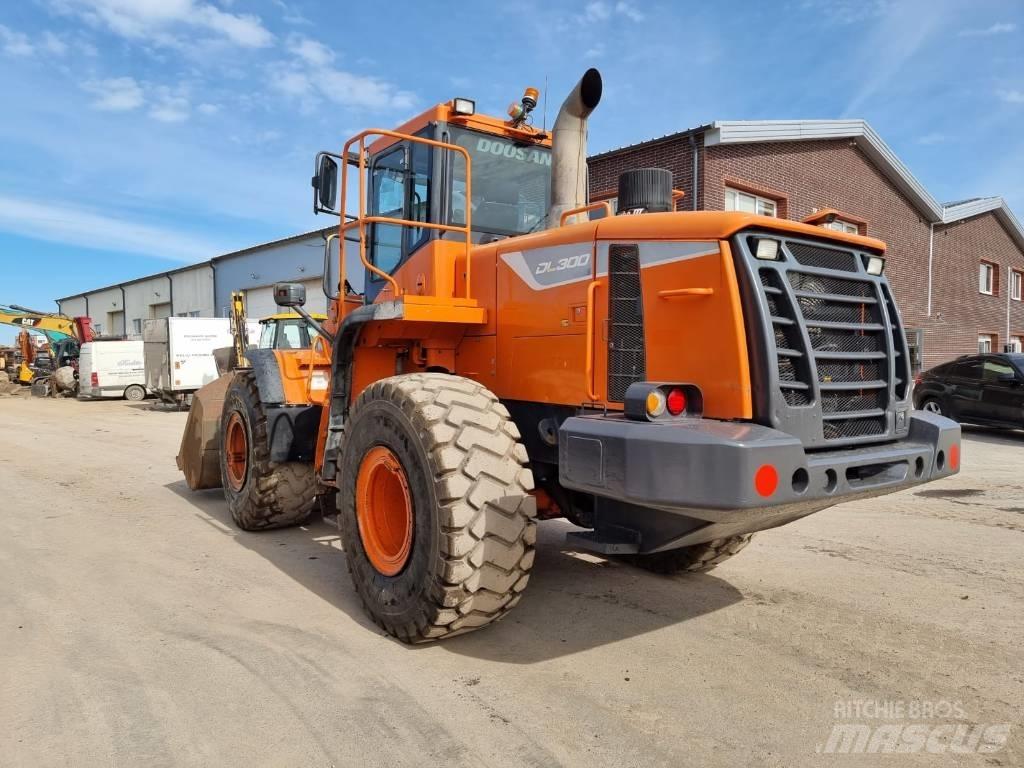 Doosan DL 300-5 لوادر بعجل
