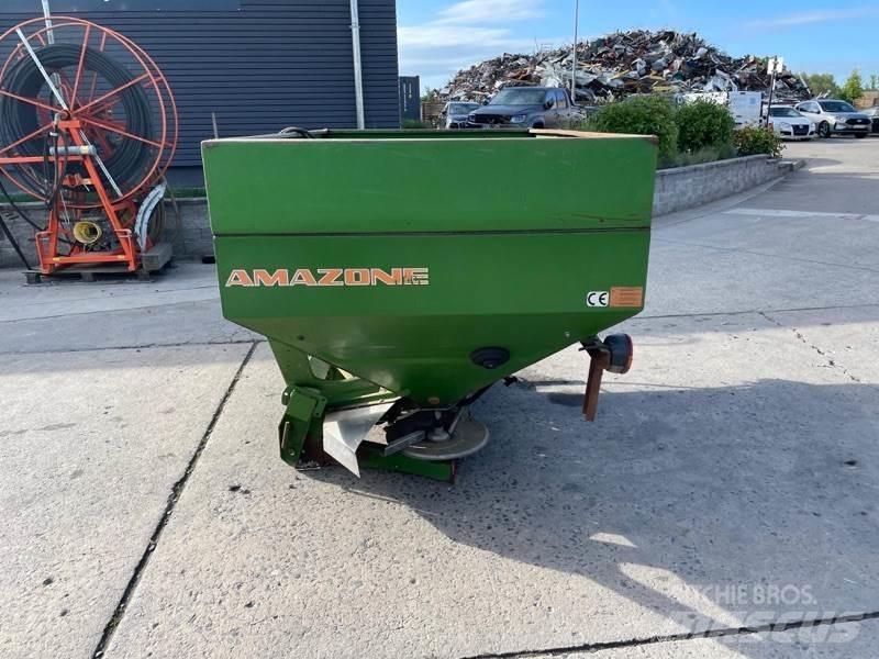 Amazone ZA-M Max معدات فرد المواد المعدنية