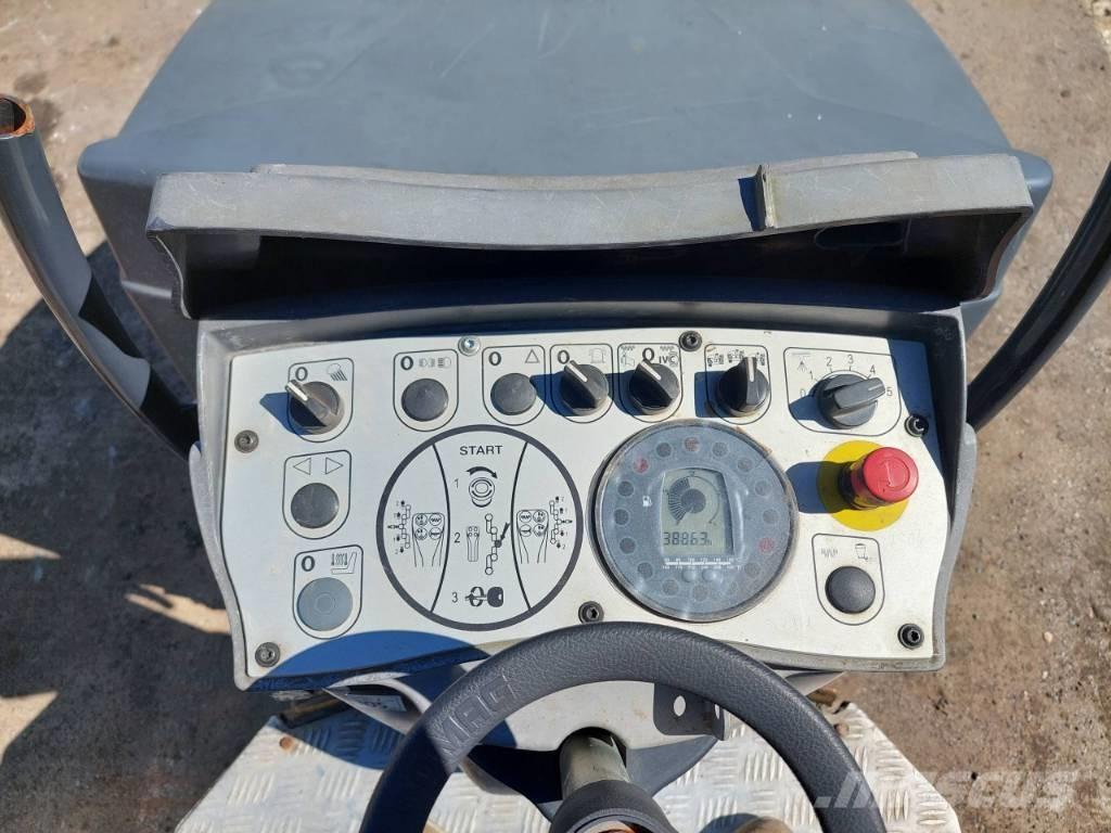 Bomag BW 120 AD-5 مداحل ثنائية الاسطوانة