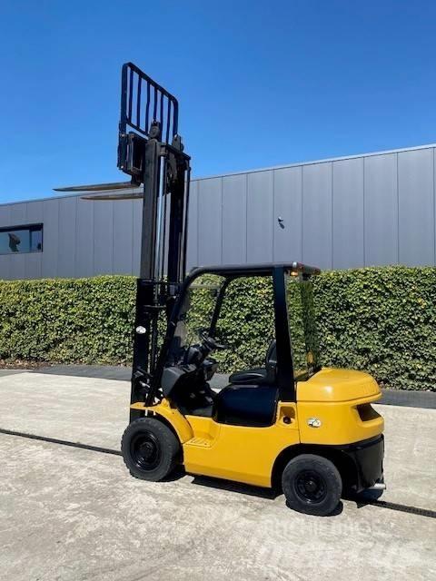 Toyota 7 FDF 25 شاحنات الديزل