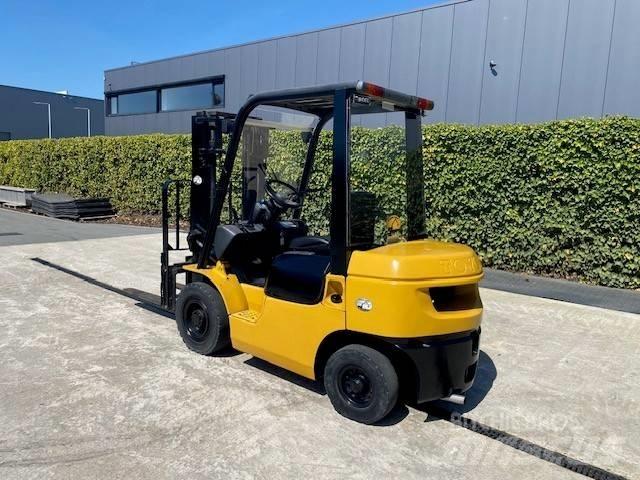 Toyota 7 FDF 25 شاحنات الديزل