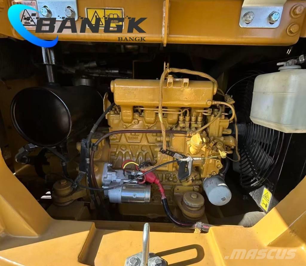 CAT 306E2 حفارات زحافة