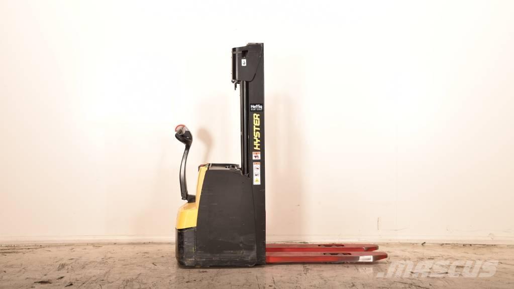 Hyster S 1.6 معدات التكديس الجوالة