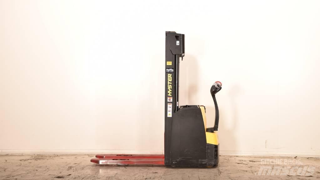 Hyster S 1.6 معدات التكديس الجوالة