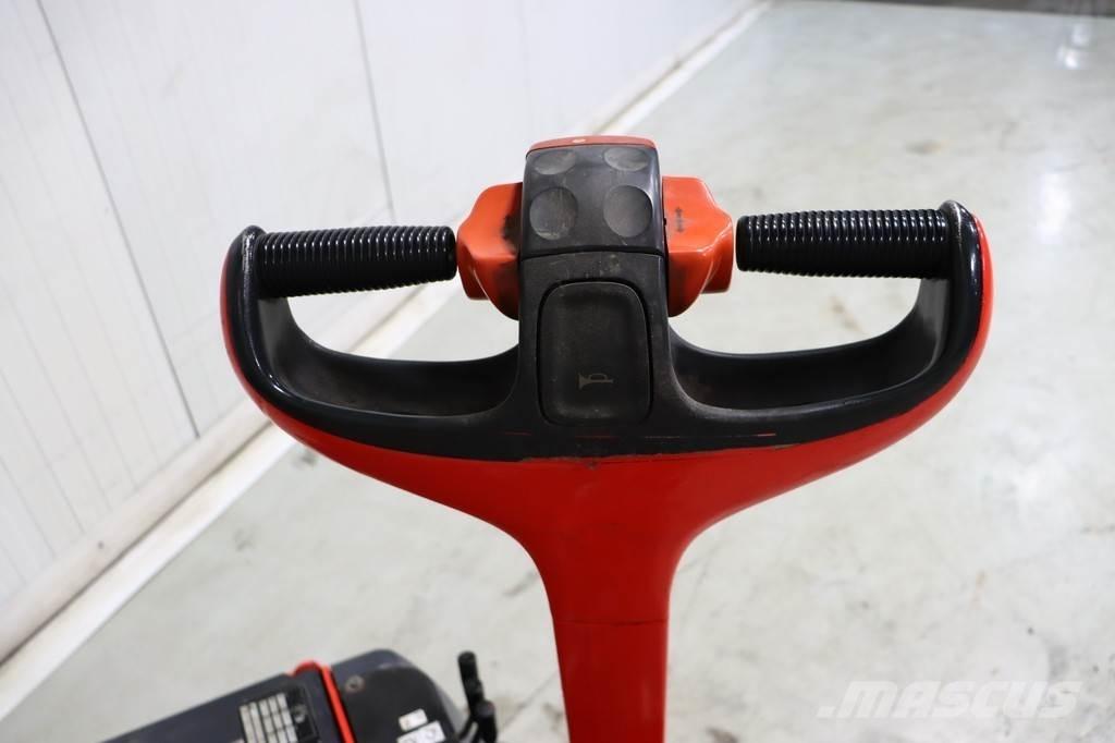 Linde L12AC معدات التكديس الجوالة
