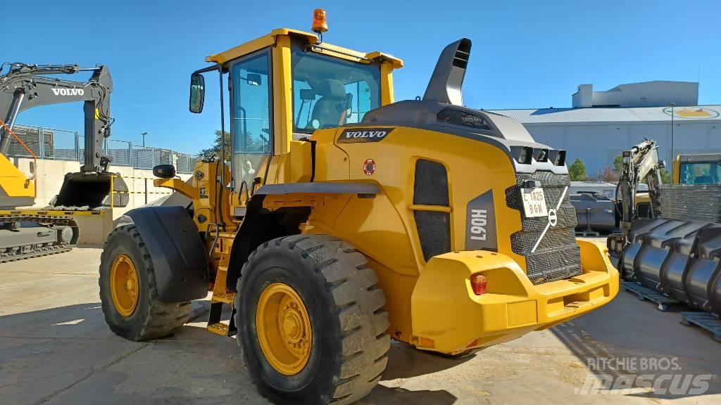 Volvo L 90 H لوادر بعجل