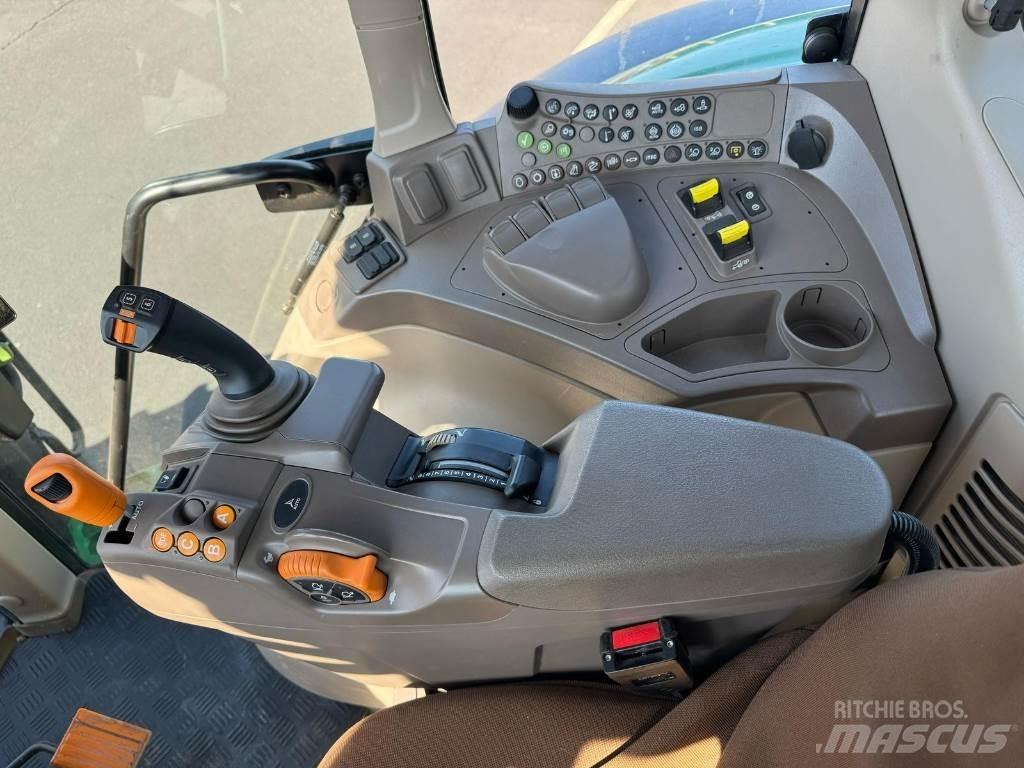 John Deere 6155M الجرارات