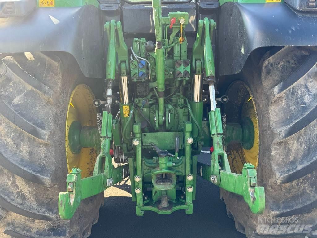 John Deere 6155M الجرارات