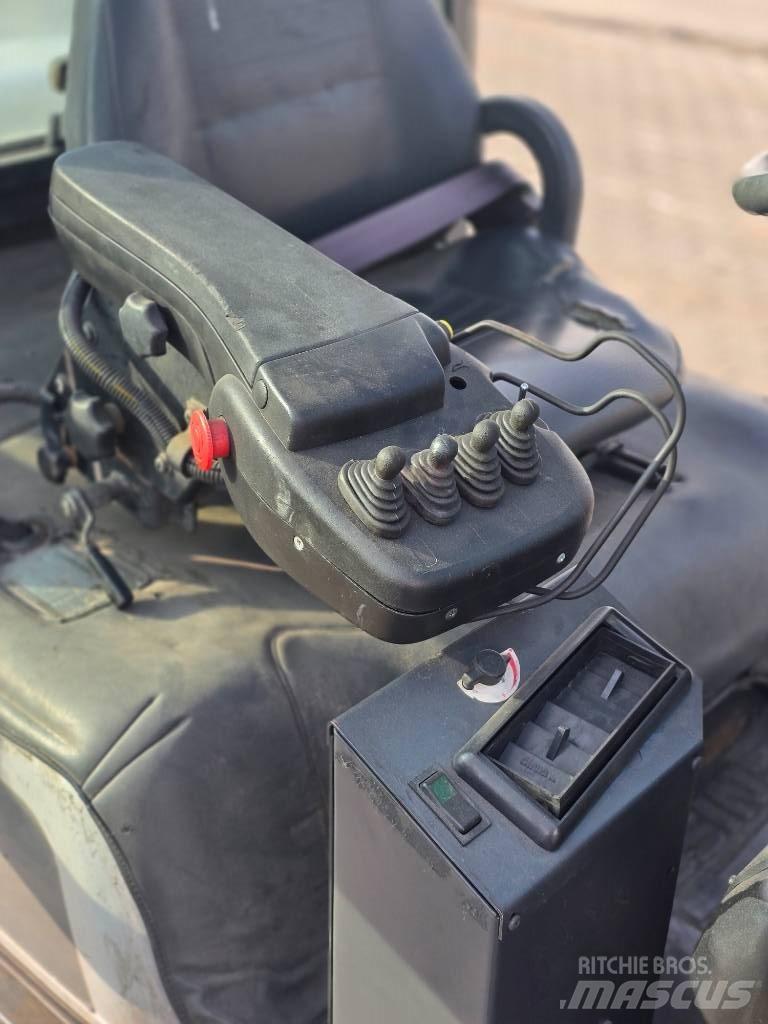 Nissan FGD02 A 32 Q شاحنات LPG