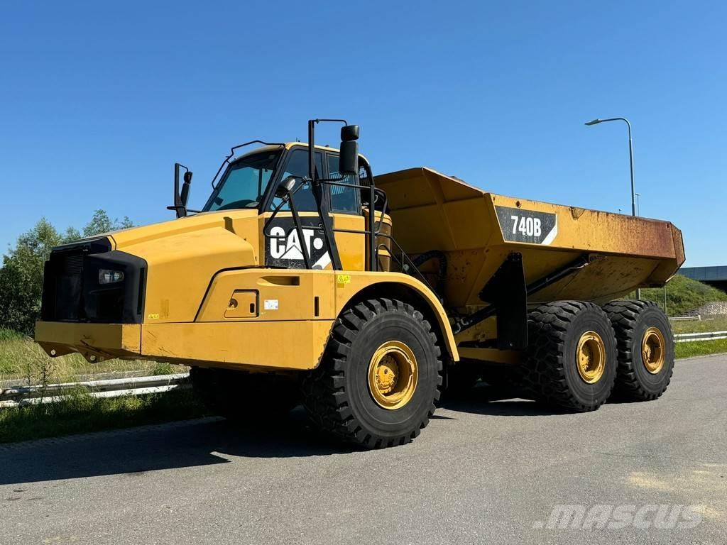 CAT 740B ساحبات مفصلية