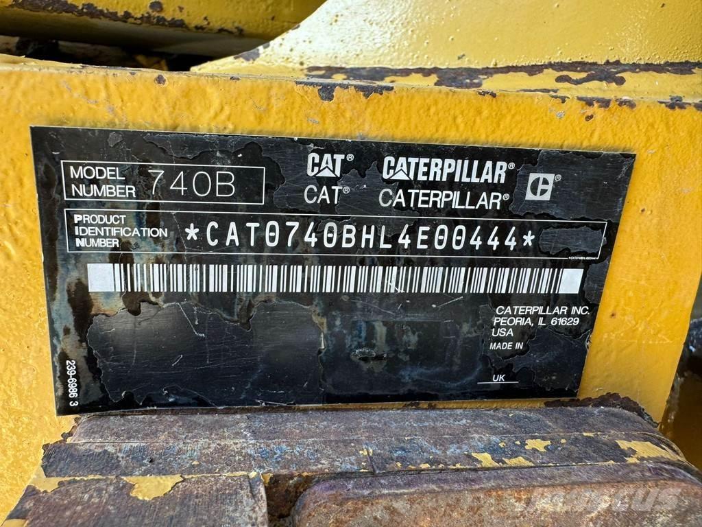 CAT 740B ساحبات مفصلية