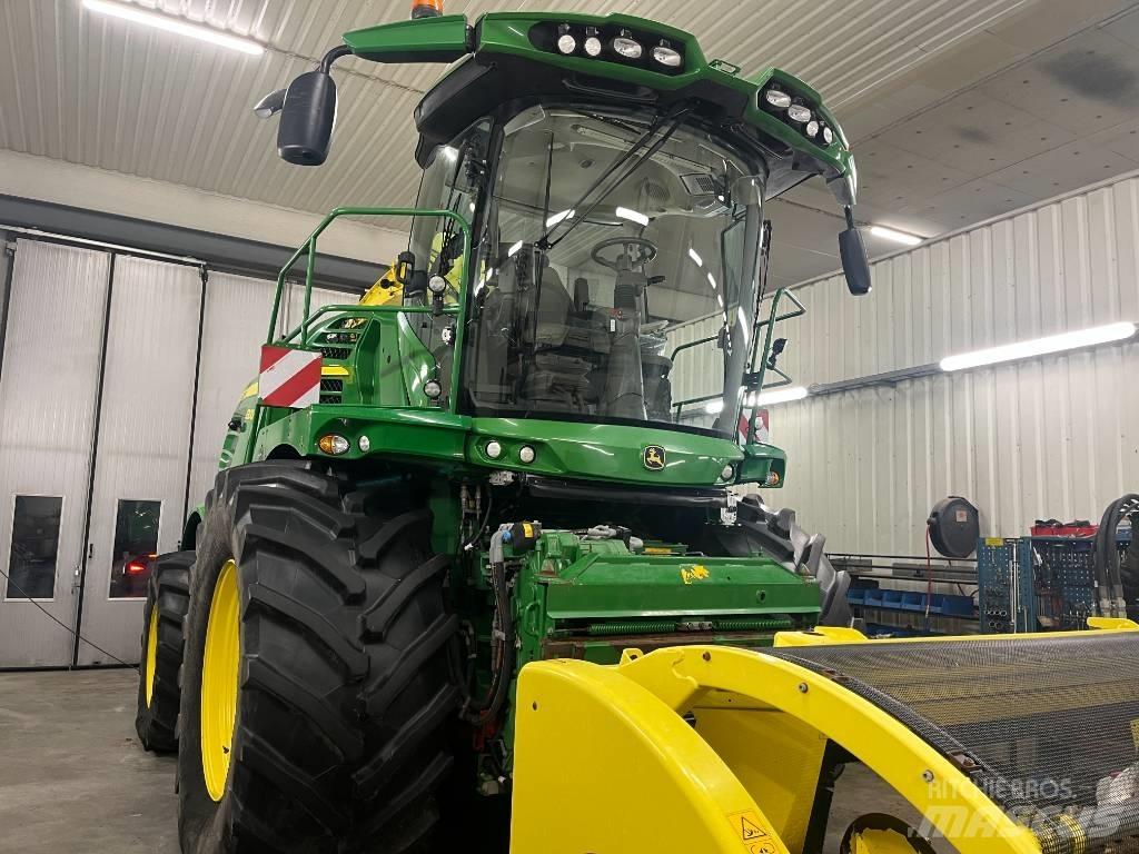 John Deere 8300i علافات ذاتية الدفع