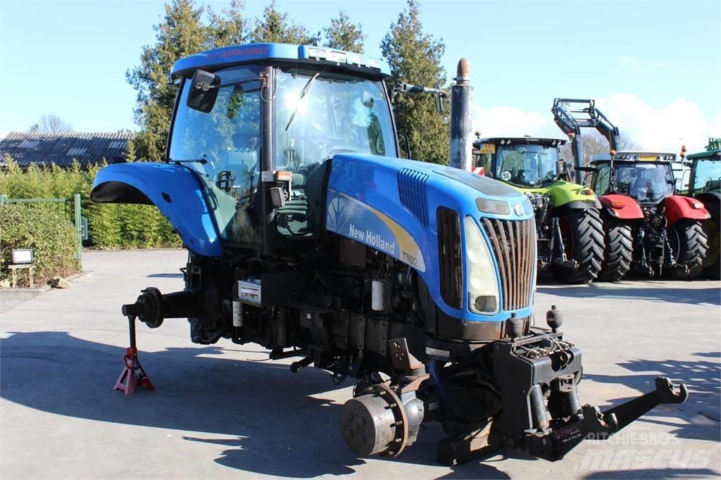 New Holland T8020 الجرارات