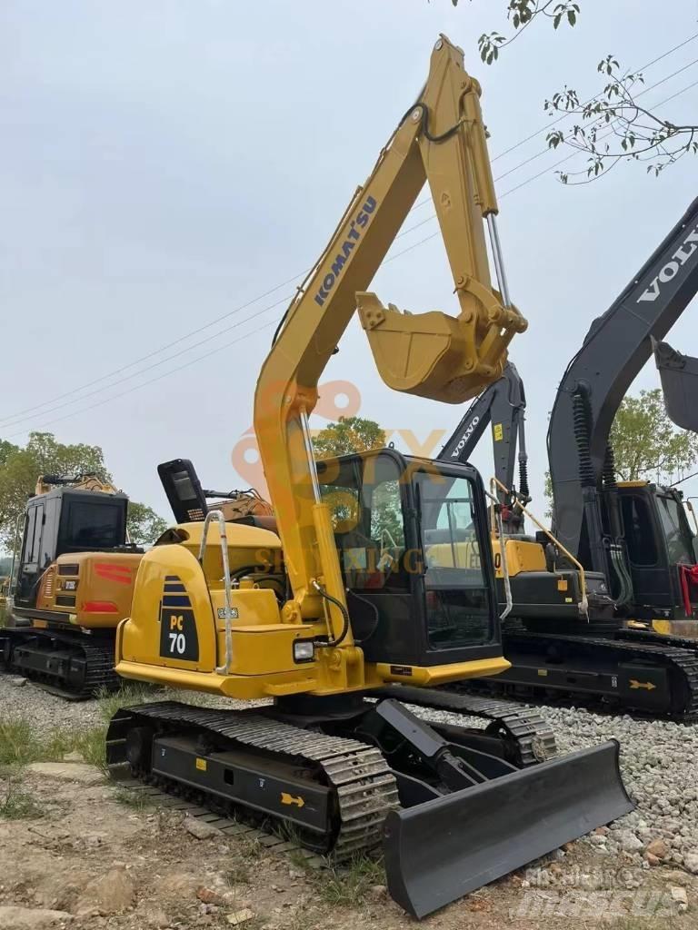Komatsu PC 70 حفارات وسط 7 طن - 12 طن