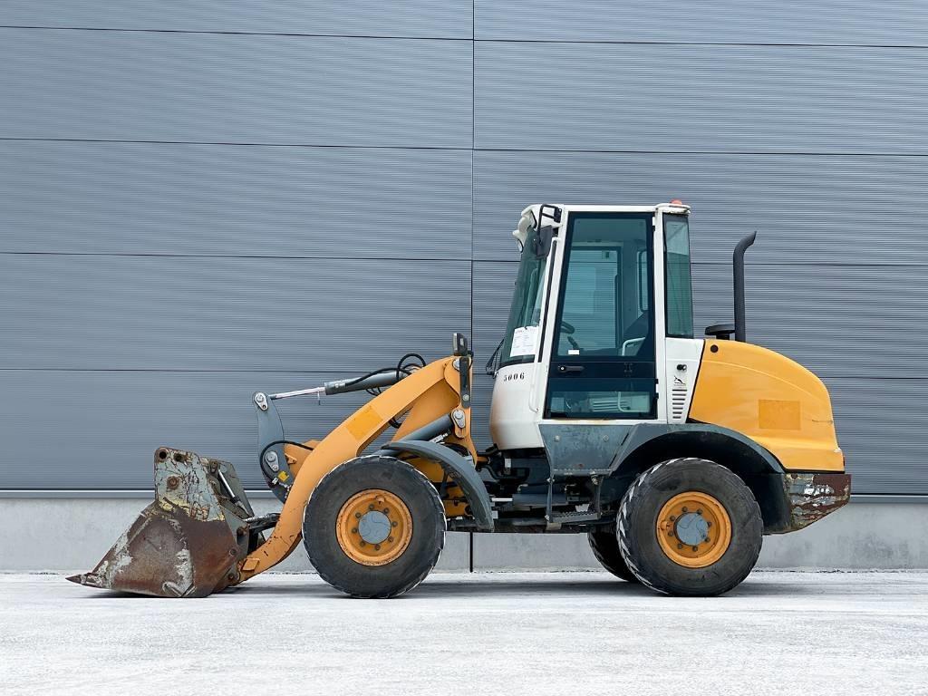 Liebherr L 506 لوادر بعجل