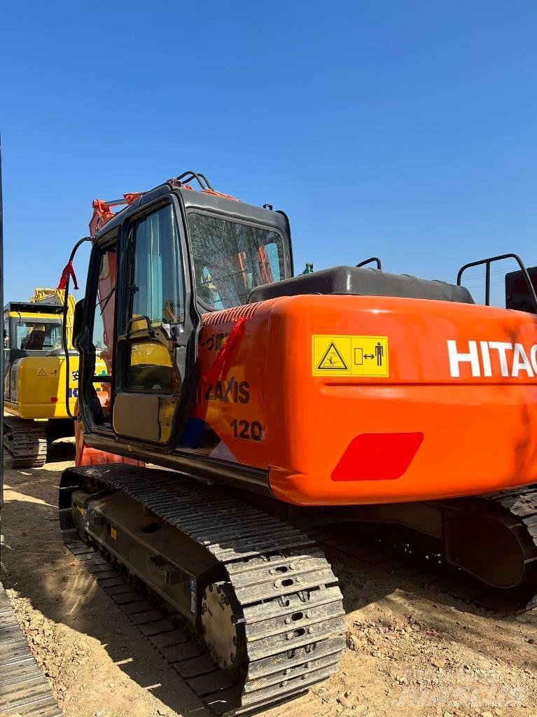 Hitachi ZX 120 حفارات وسط 7 طن - 12 طن