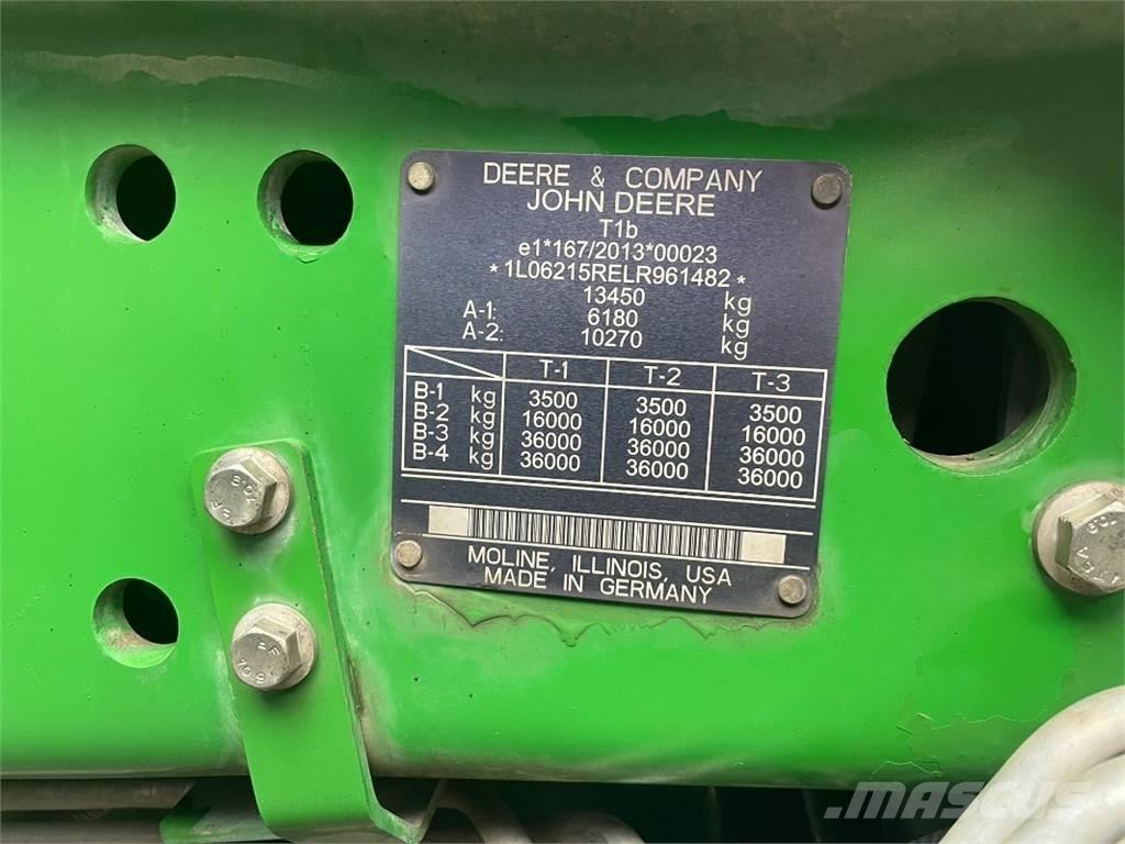 John Deere 6215R الجرارات