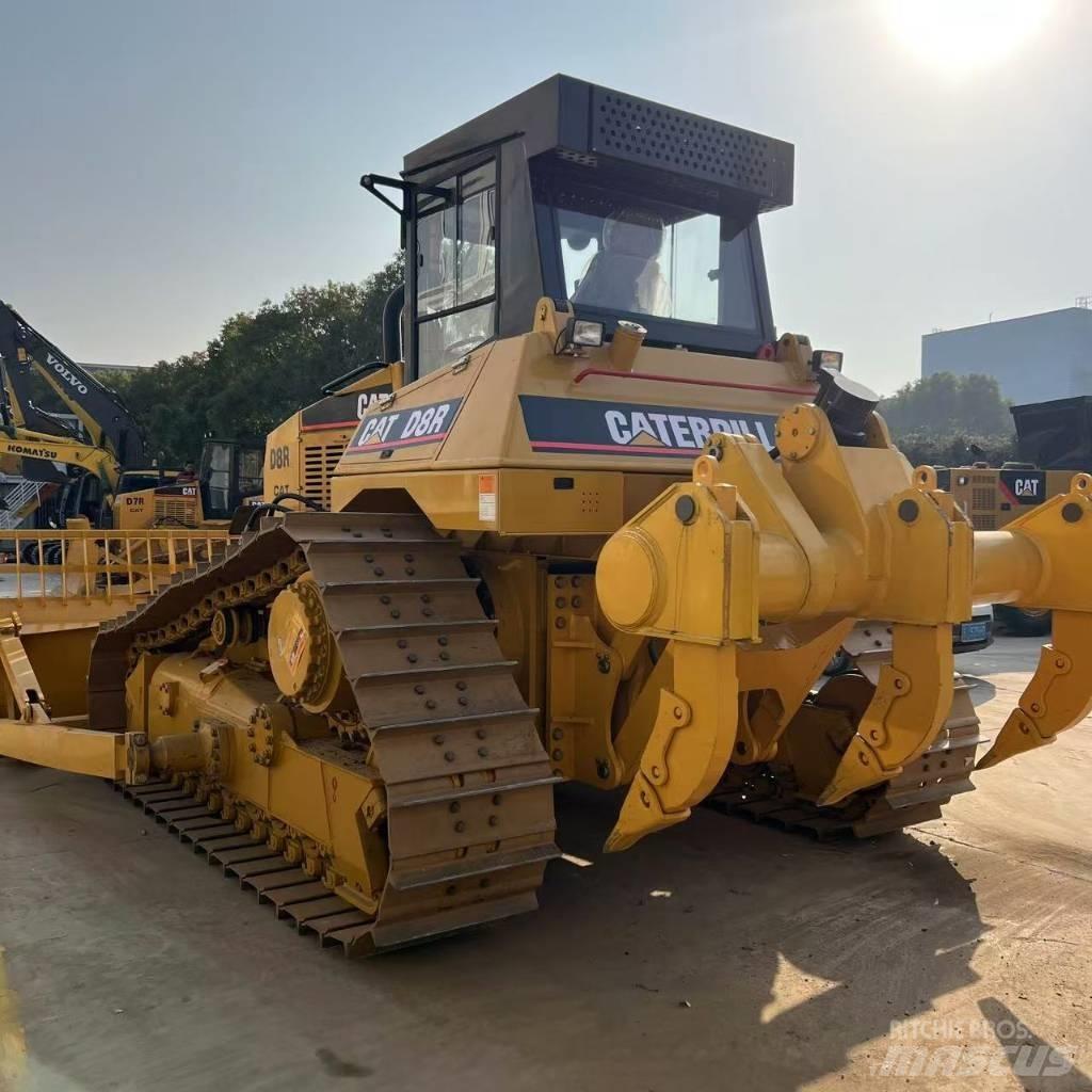 CAT D 8 R LGP بلدوزرات مجنزرة