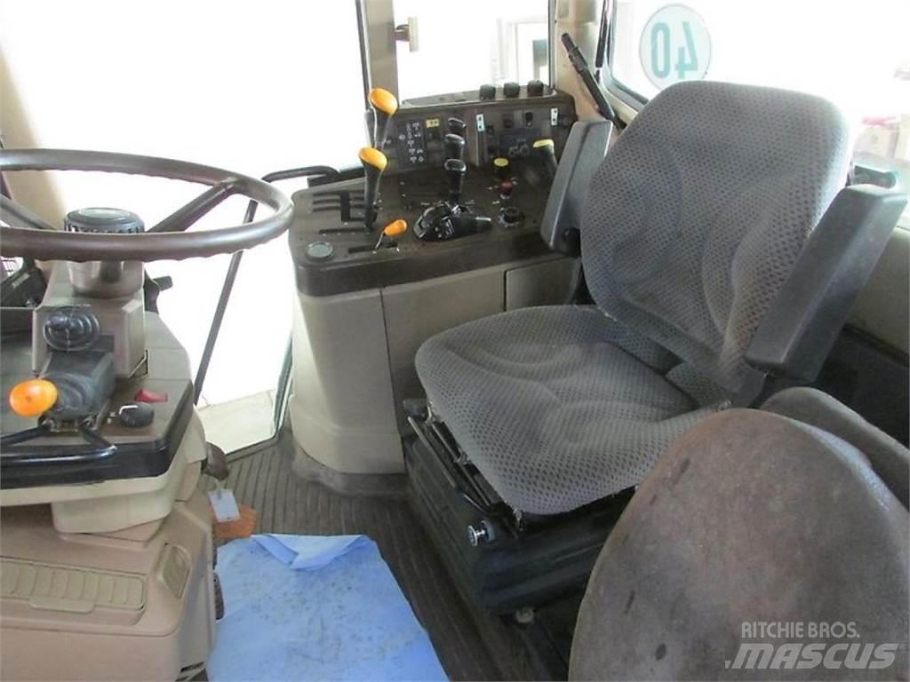 John Deere 6310 الجرارات