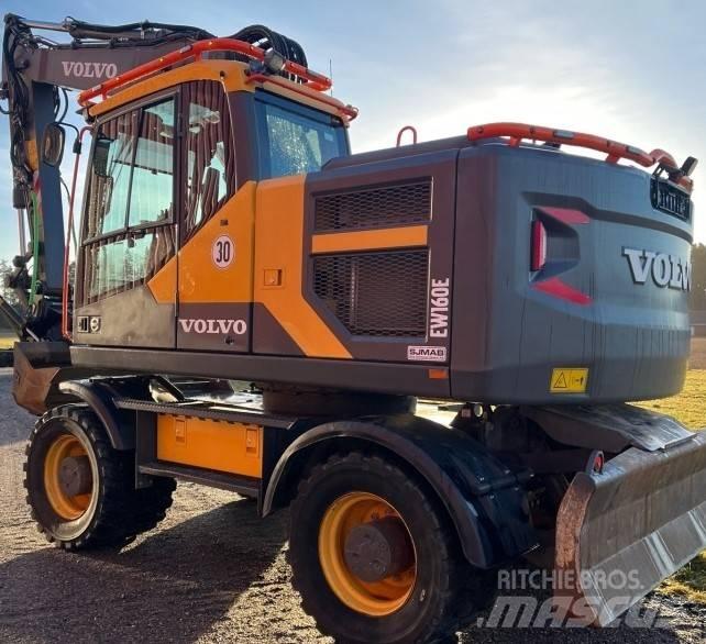 Volvo EW 160 E حفارات بعجل