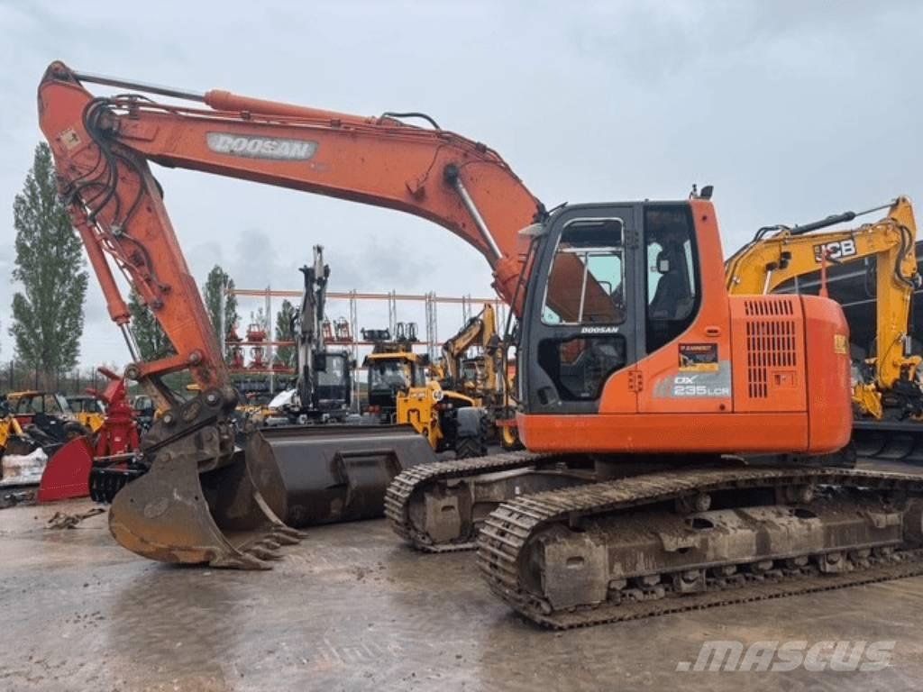 Doosan 235 LCR حفارات زحافة